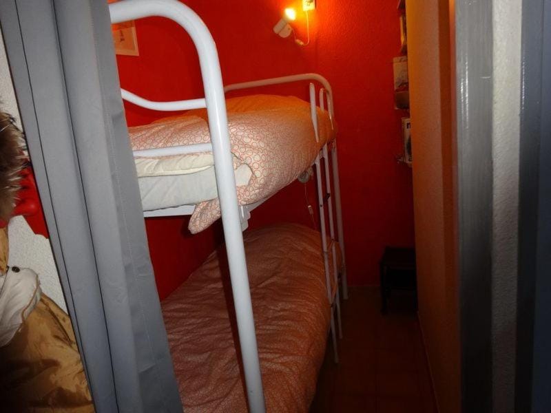 bunk bed