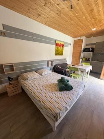 Studio RIGA Apartment in Catalonia