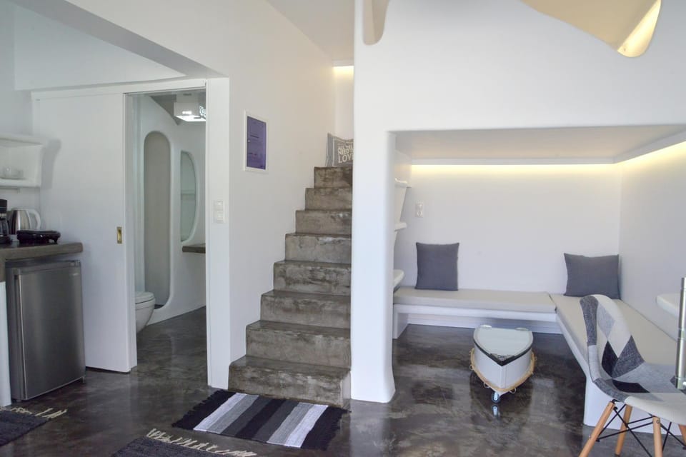 Moschoula Studios Apartment in Milos