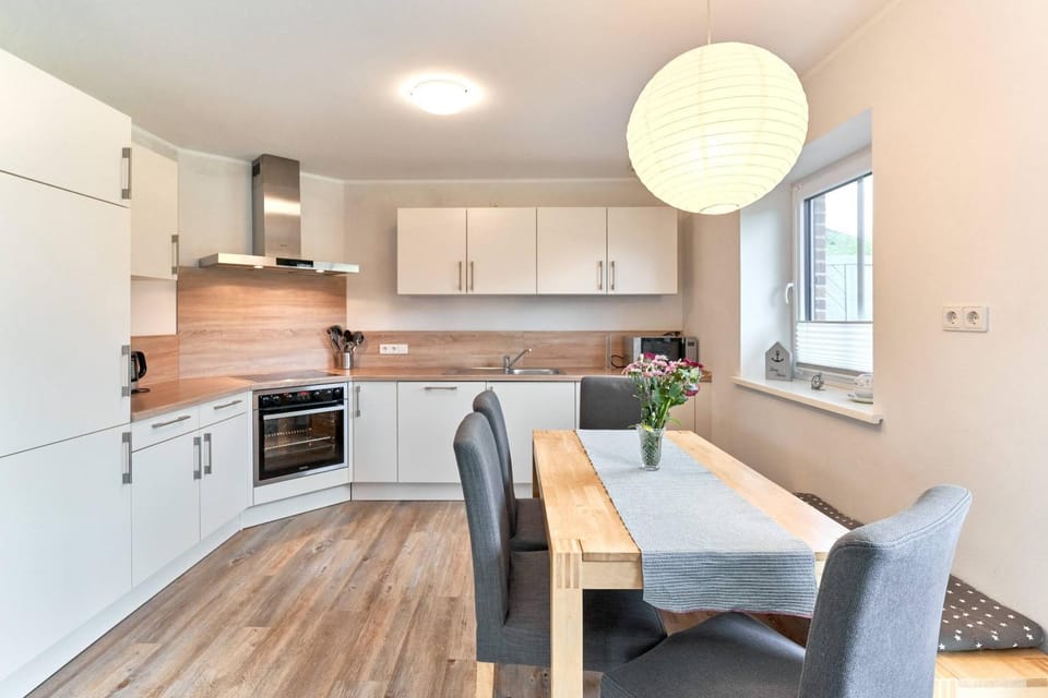 Kitchen or kitchenette, Seating area, Dining area, dishwasher, stove