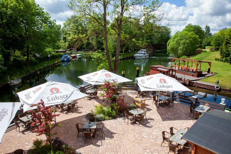 Property building, Restaurant/places to eat, Breakfast