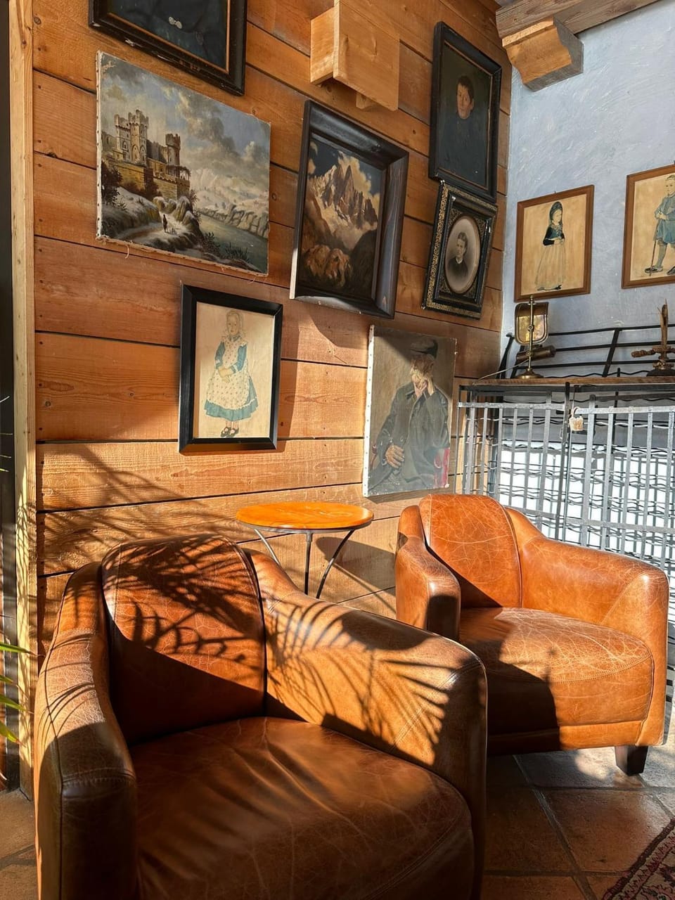 Living room, Seating area