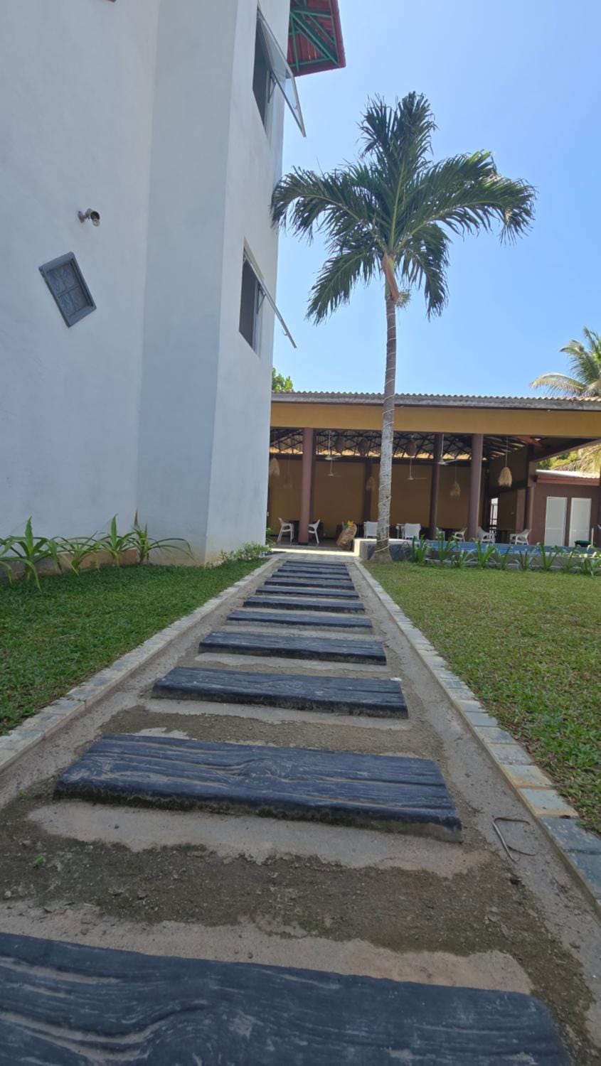 The Reef Edge Hostel in Southern Province