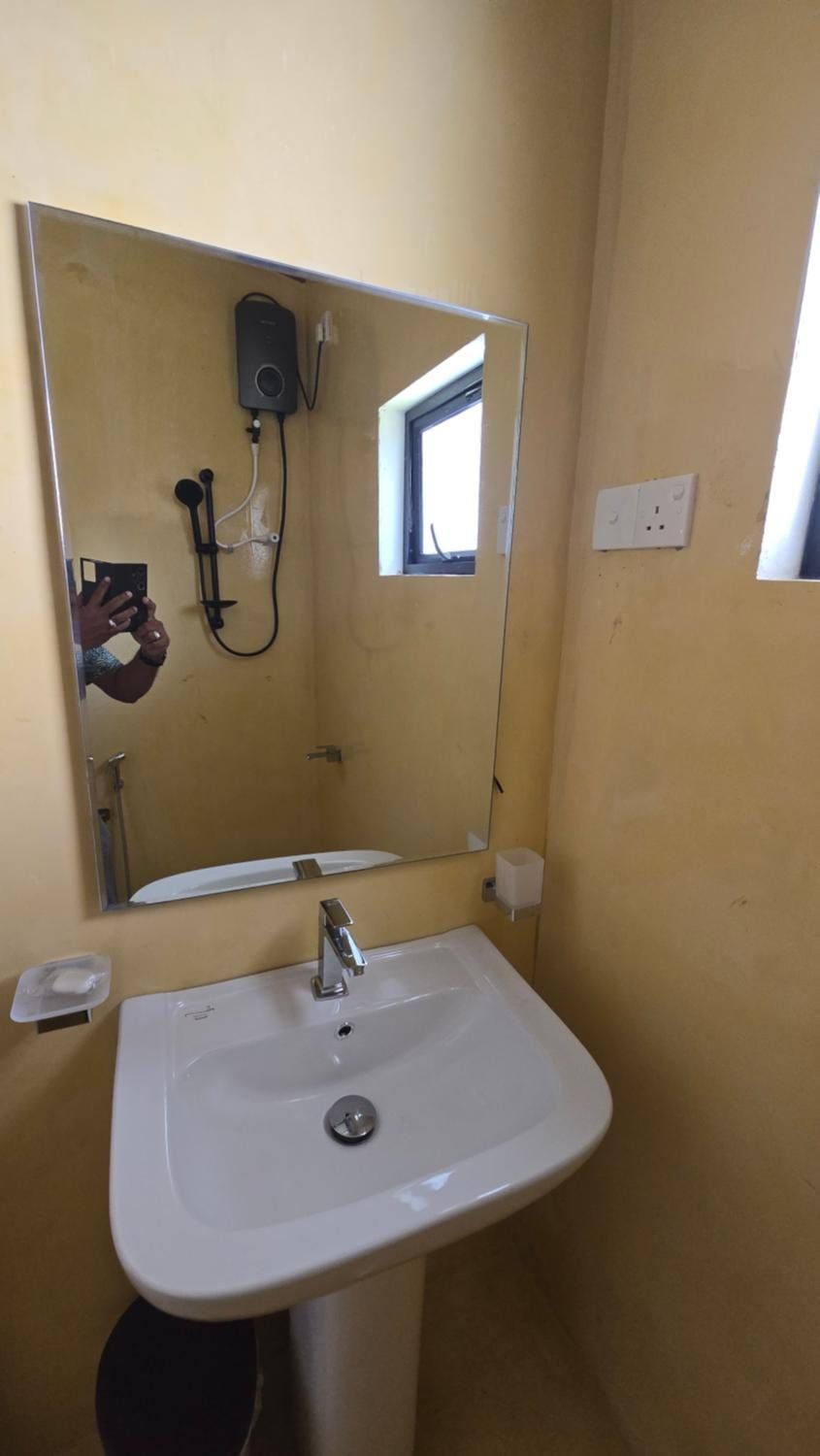 The Reef Edge Hostel in Southern Province