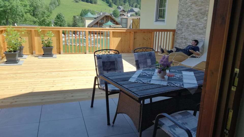 Balcony/Terrace, Lake view