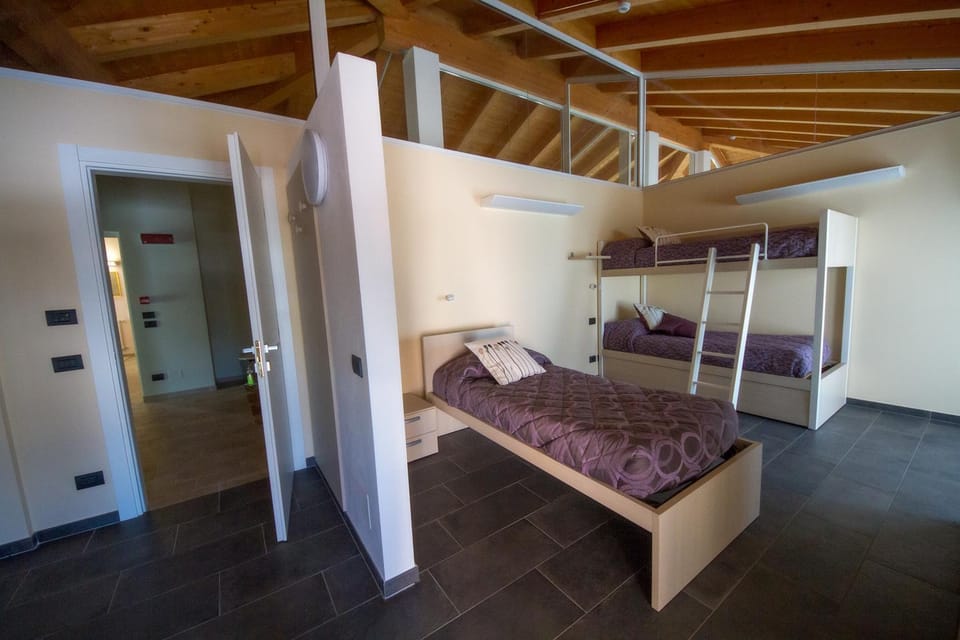Bed, bunk bed
