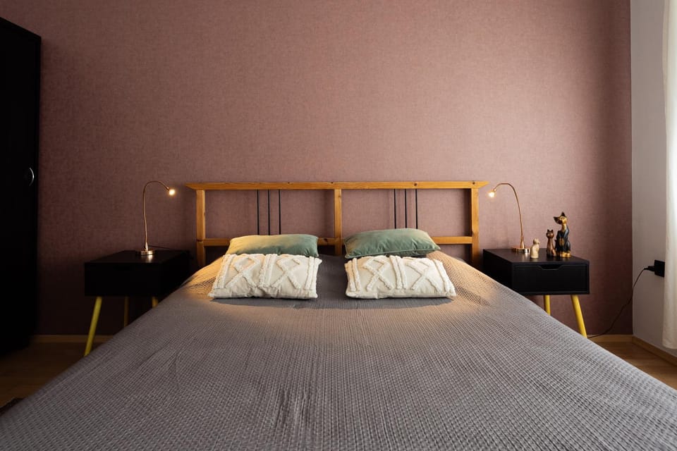 Bed, Photo of the whole room, Bedroom