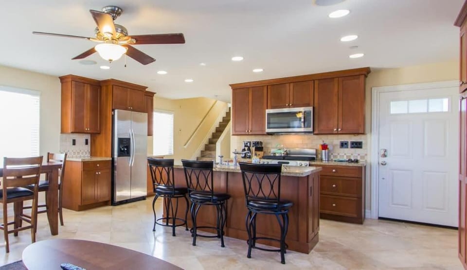 209 38th St. B Condo Apartment in Balboa Peninsula