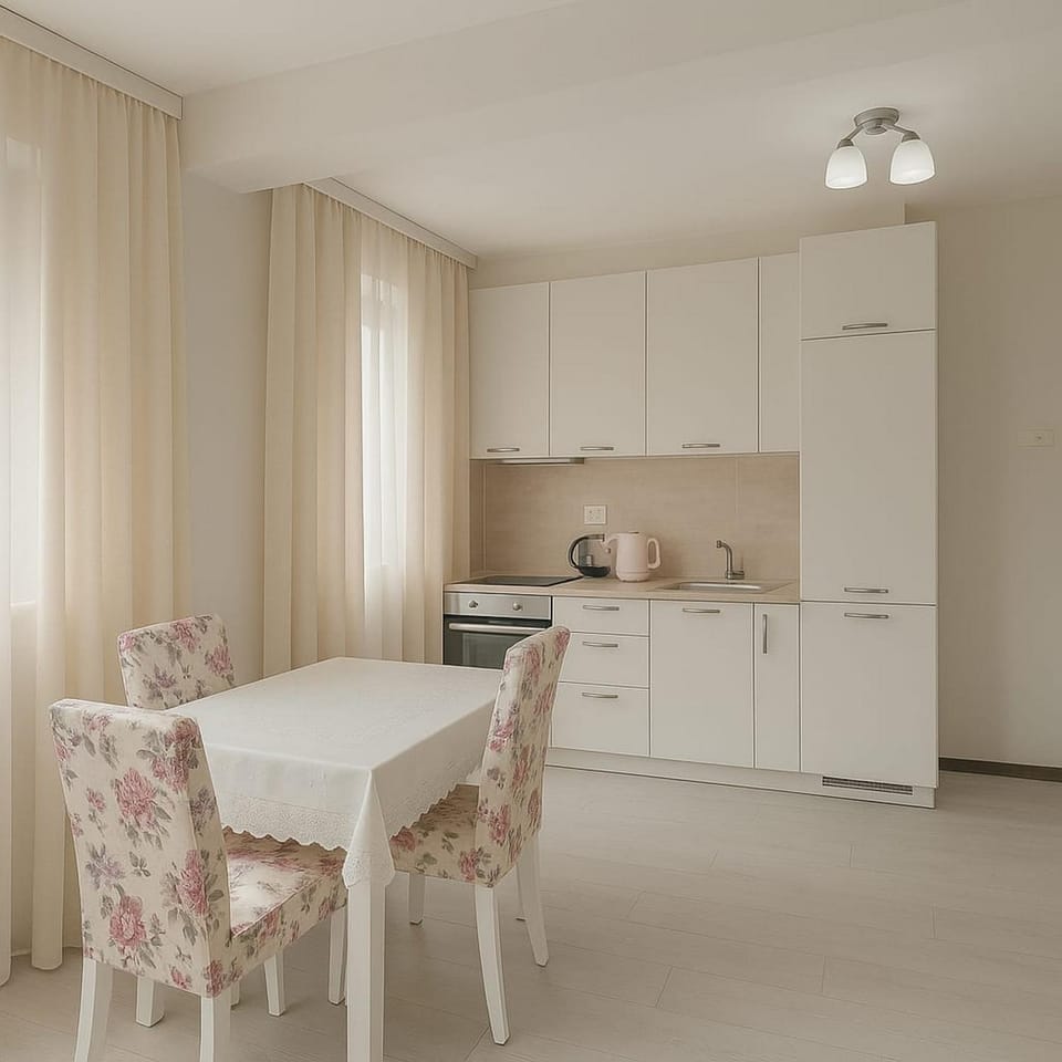 Dining area, kitchen