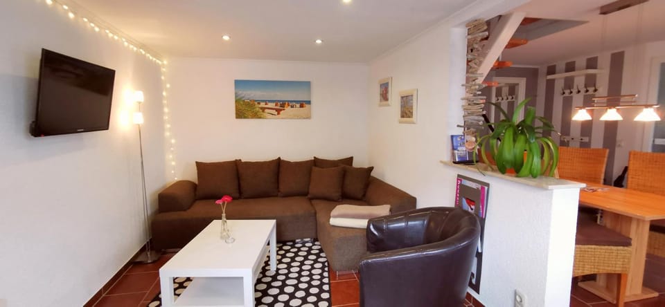 TV and multimedia, Living room, Dining area