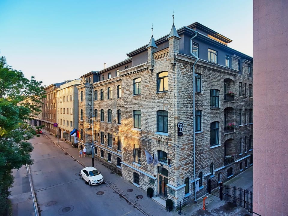 Property building, Day, City view, Street view
