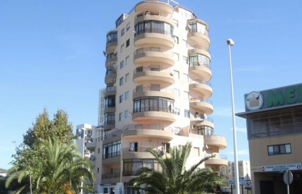 Property building, Facade/entrance