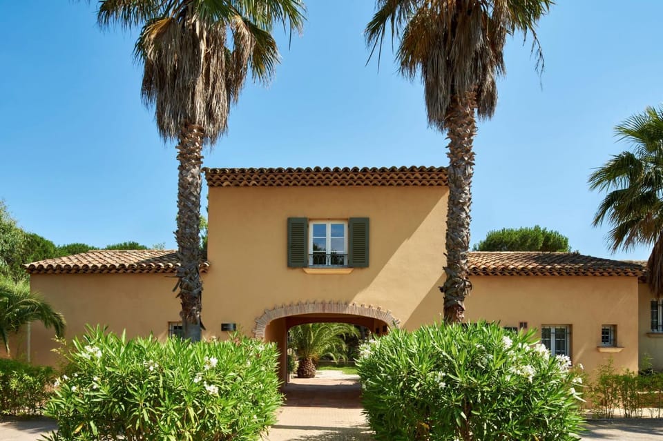 Facade/entrance, Garden