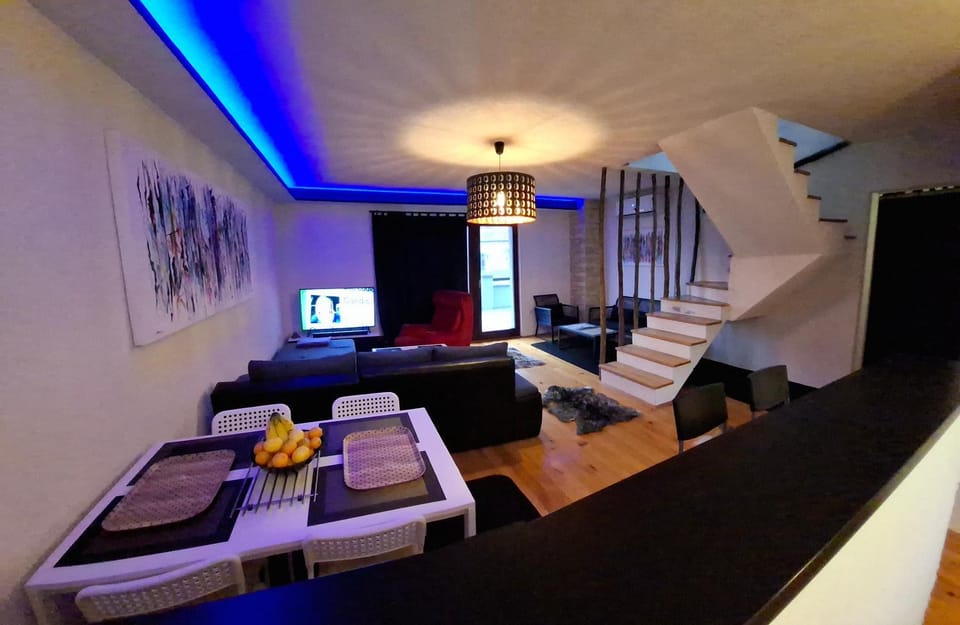 Living room, Photo of the whole room