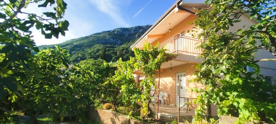 Garden view, Mountain view