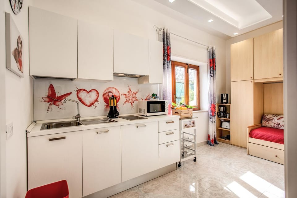 Kitchen or kitchenette