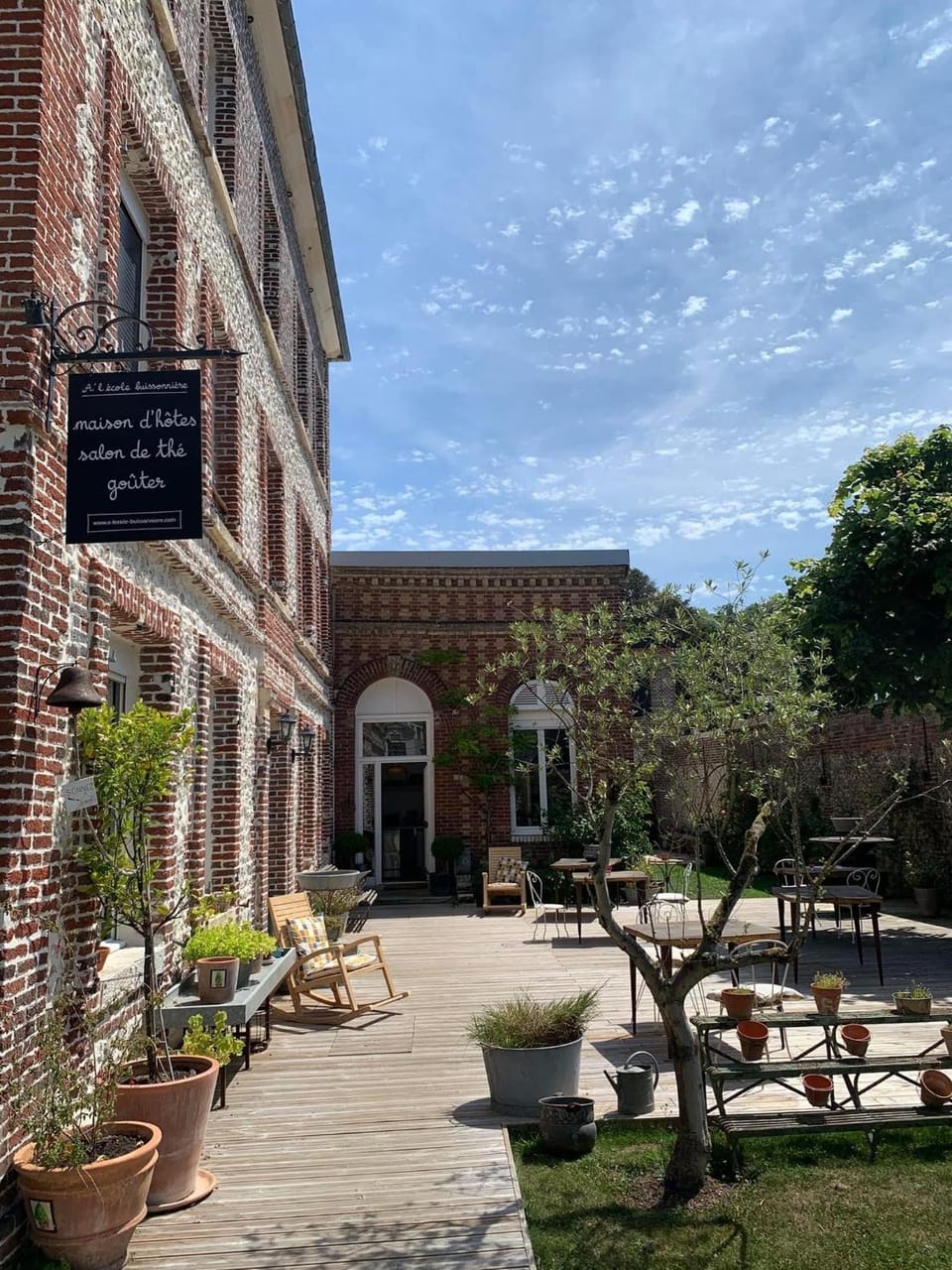 Property building, Patio, Garden, Garden view