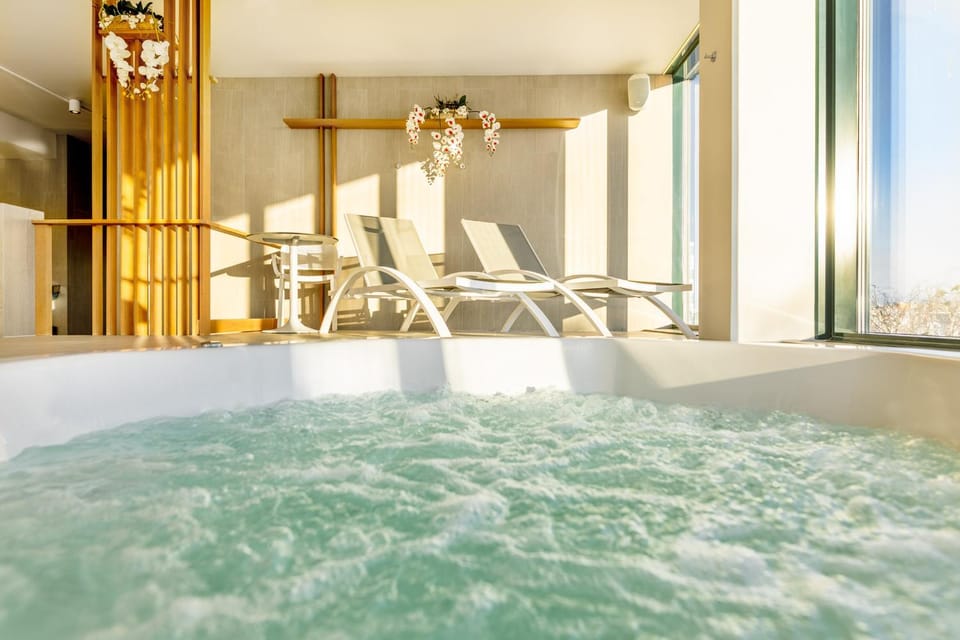Hot Tub, Spa and wellness centre/facilities, sunbed