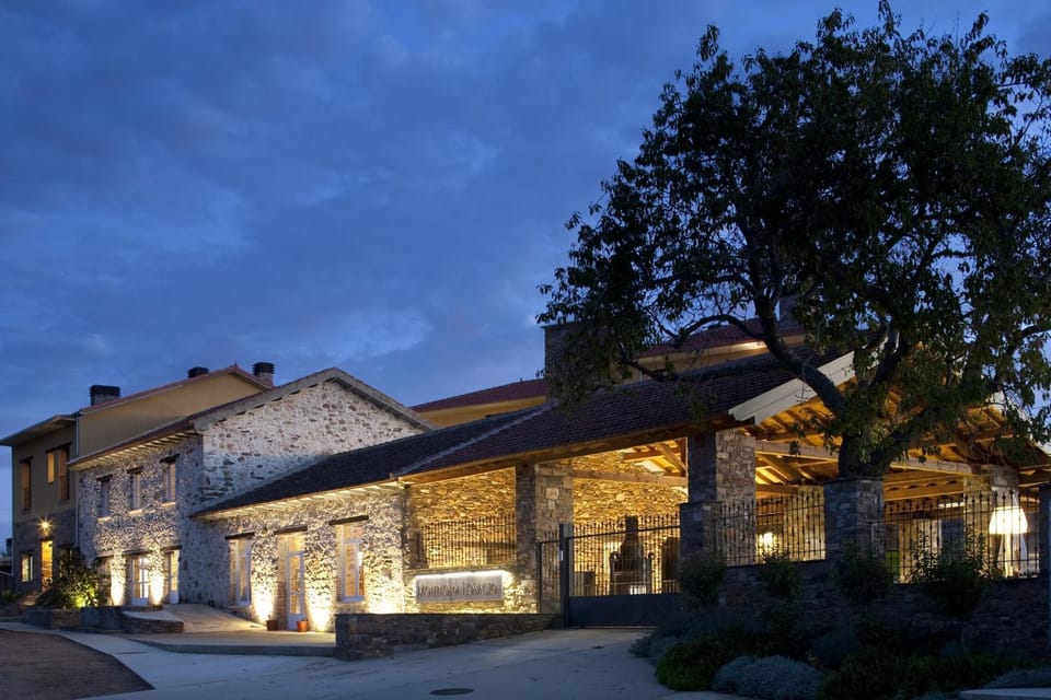 Facade/entrance, Night