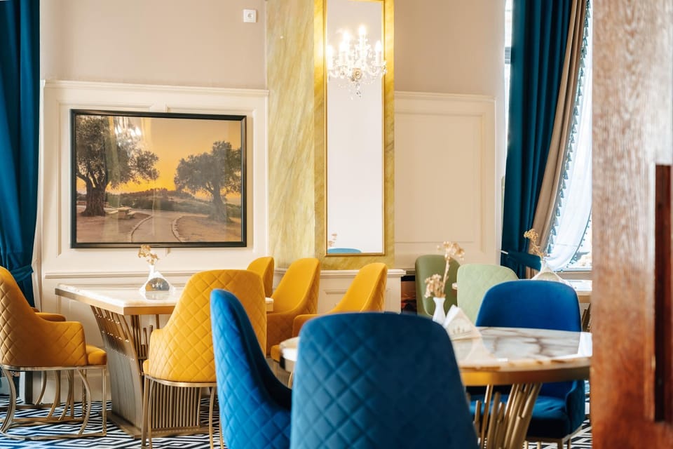 Restaurant/places to eat, Dining area, Breakfast