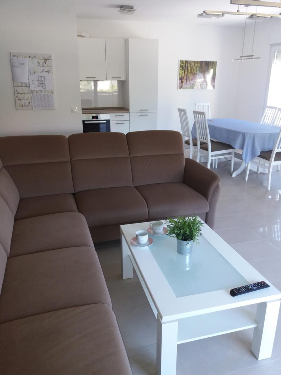 Kitchen or kitchenette, Living room, Dining area