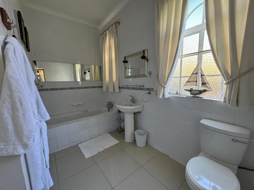Toilet, Bathroom, Bath, towels