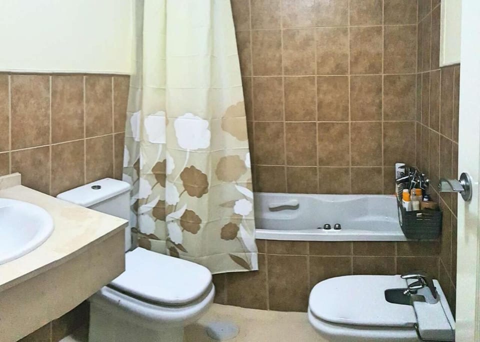 Hot Tub, Bathroom