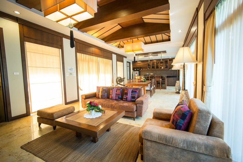 Living room, Seating area