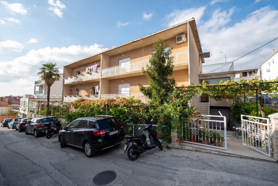 Property building, Neighbourhood, Street view
