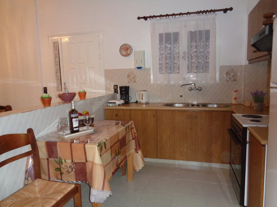 Loutra House Kythnos Country House in Kea-Kythnos