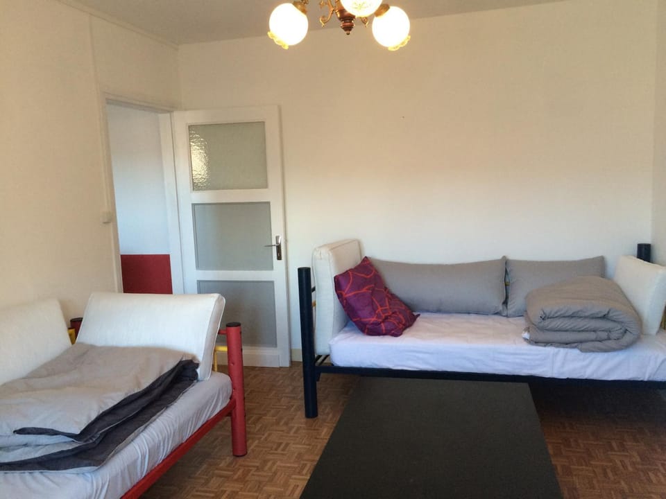 Bed, Living room, Bedroom, Garden view