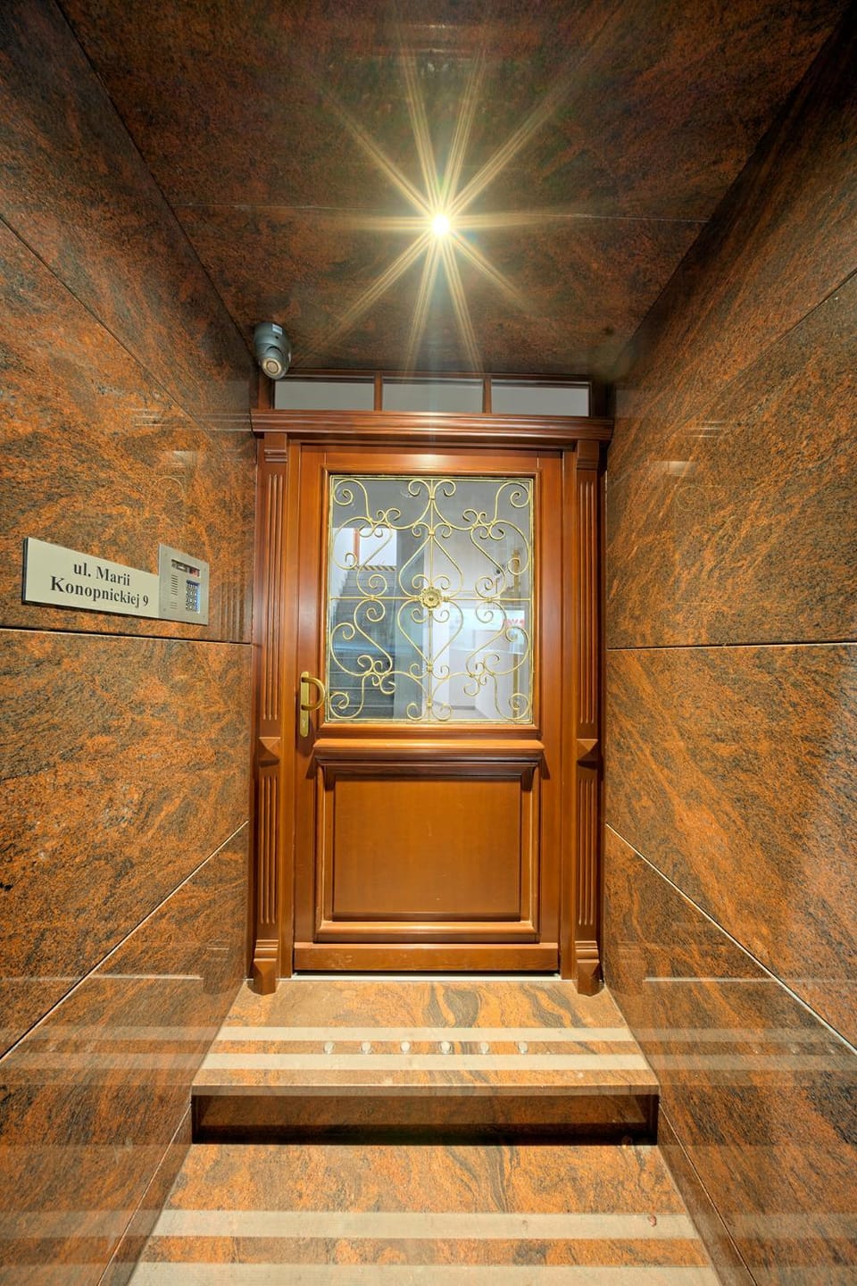 Facade/entrance