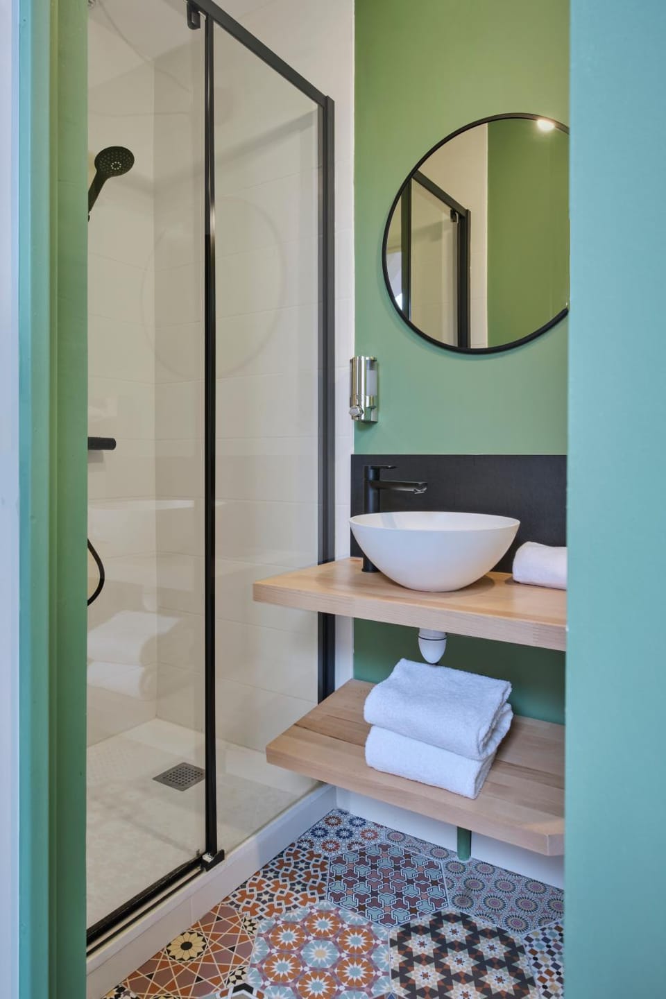 Shower, Bathroom, towels