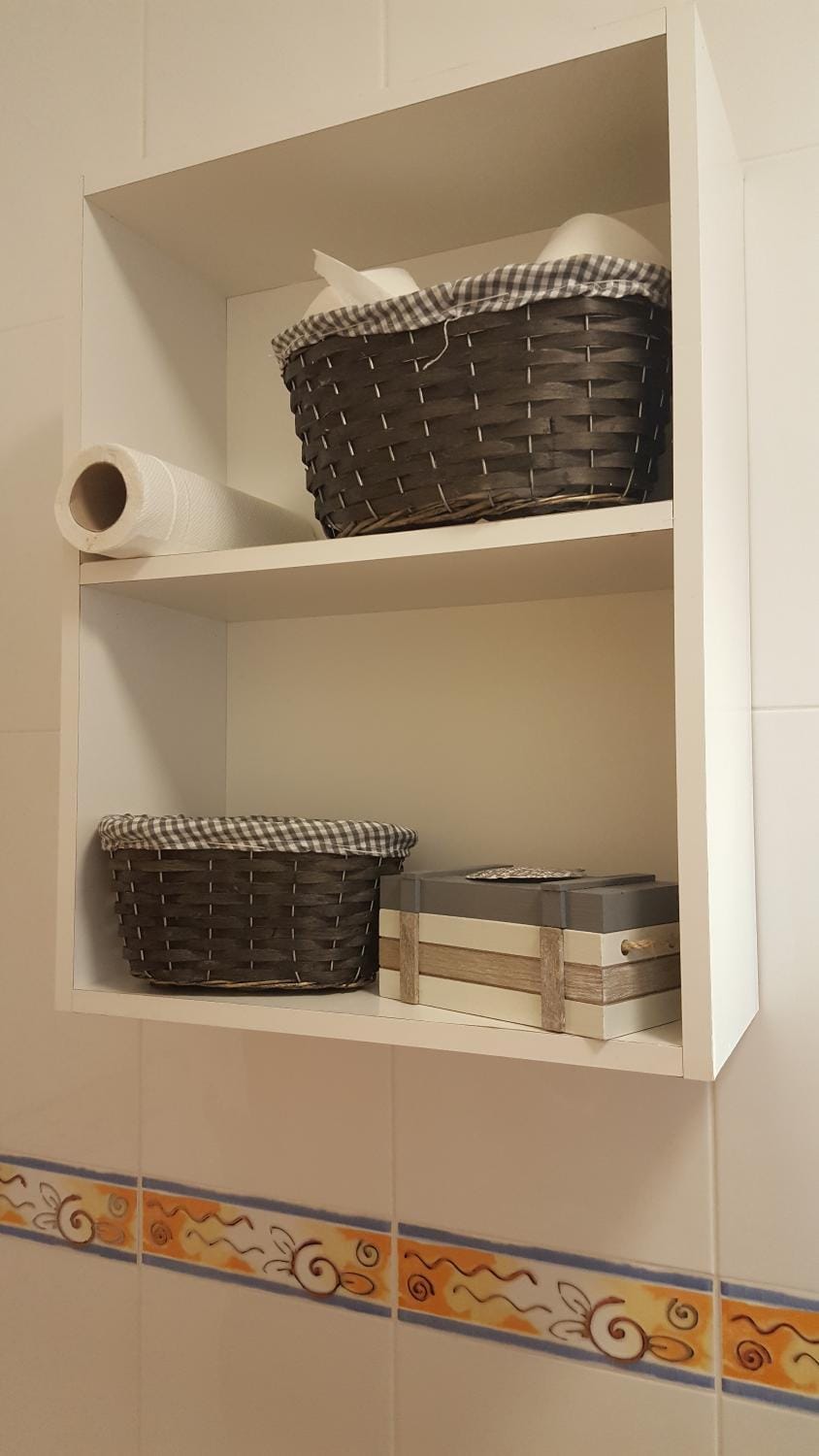 Bathroom, Decorative detail