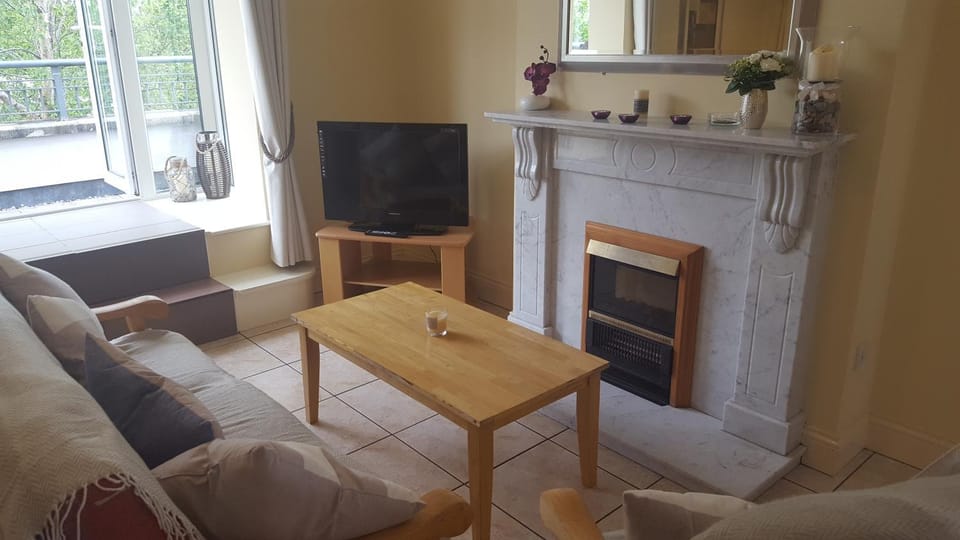 Patio, Communal lounge/ TV room, Balcony/Terrace, Decorative detail