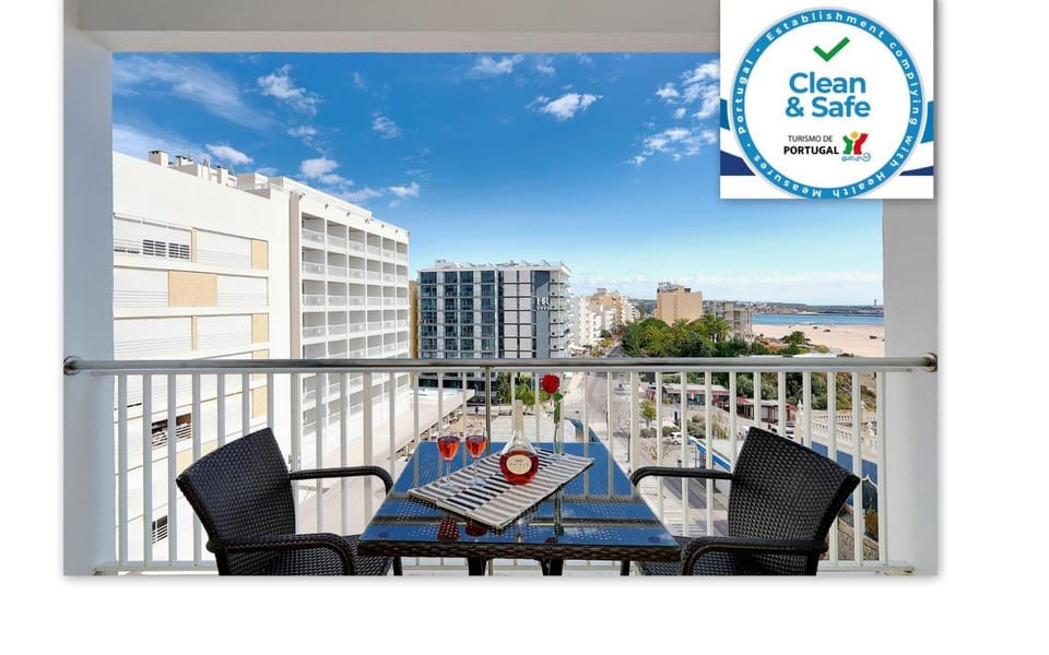 Balcony/Terrace, Sea view, Street view, Certificate/Award