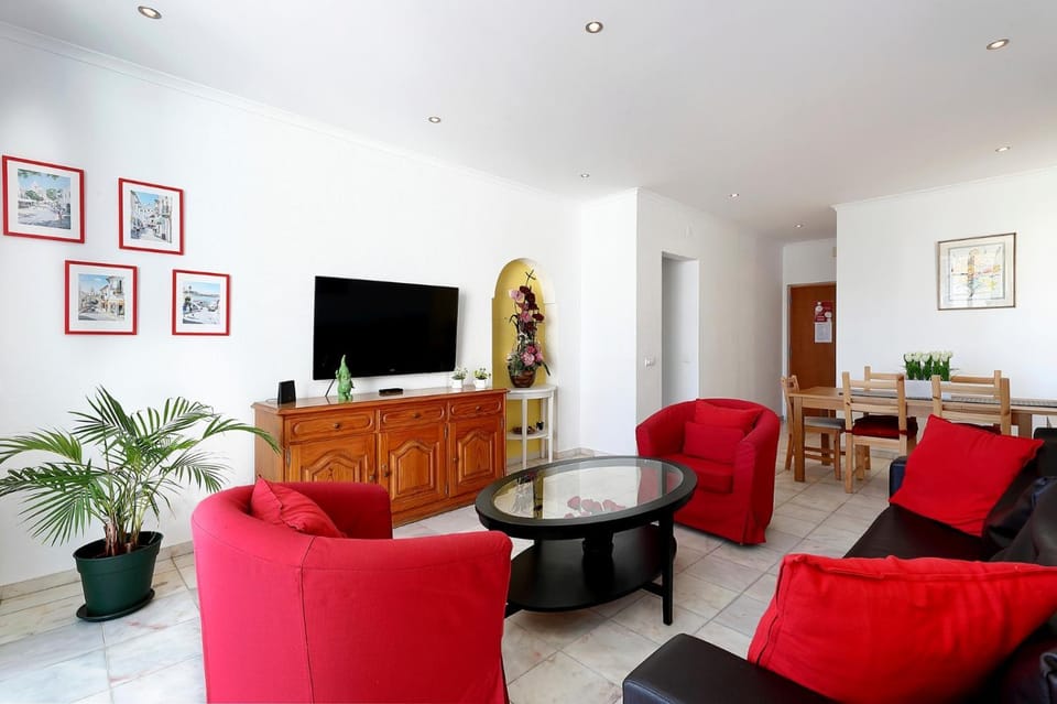 Communal lounge/ TV room, Living room, Decorative detail, Dining area