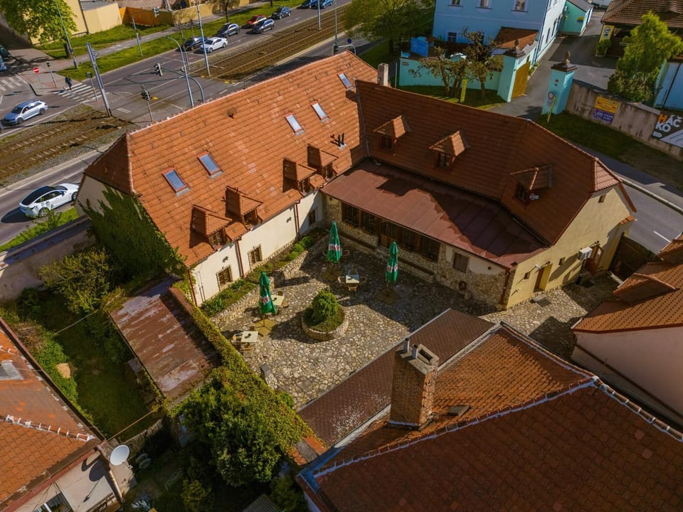Property building, Day, Neighbourhood, Bird's eye view, Street view