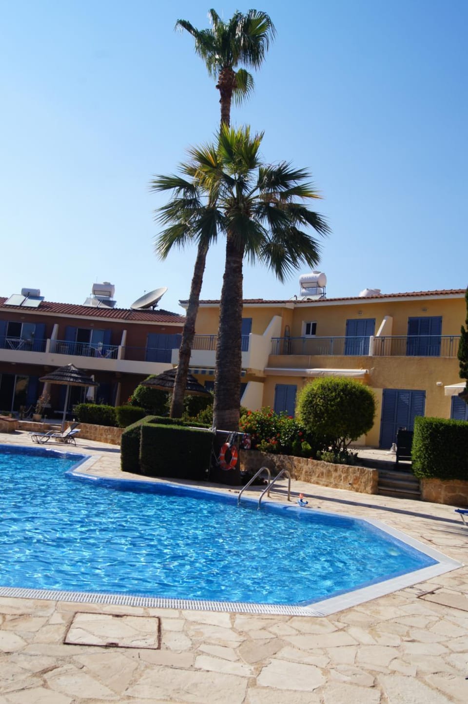 Neighbourhood, Area and facilities, Swimming pool, Swimming pool
