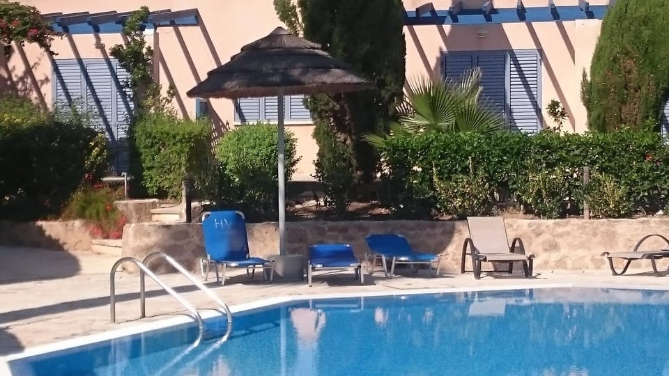 Property building, Patio, Patio, Neighbourhood, Garden, TV and multimedia, Balcony/Terrace, Balcony/Terrace, Lobby or reception, Area and facilities, Swimming pool, Swimming pool, Swimming pool