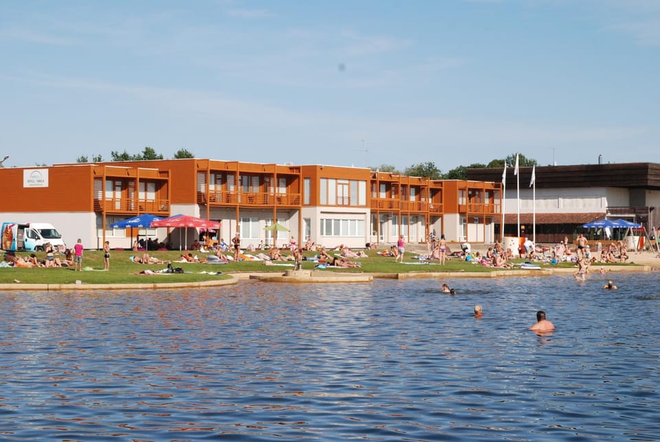 Facade/entrance, Lake view