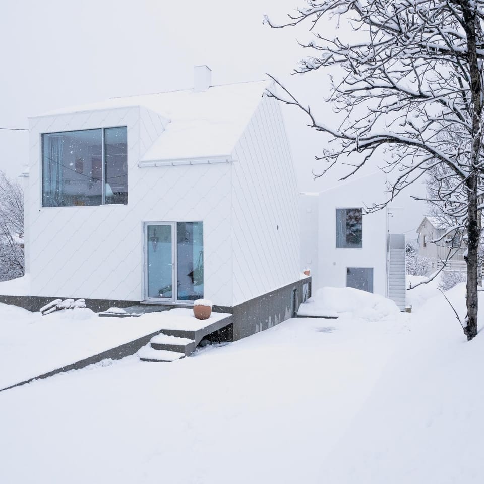 Property building, Day, Winter, On site