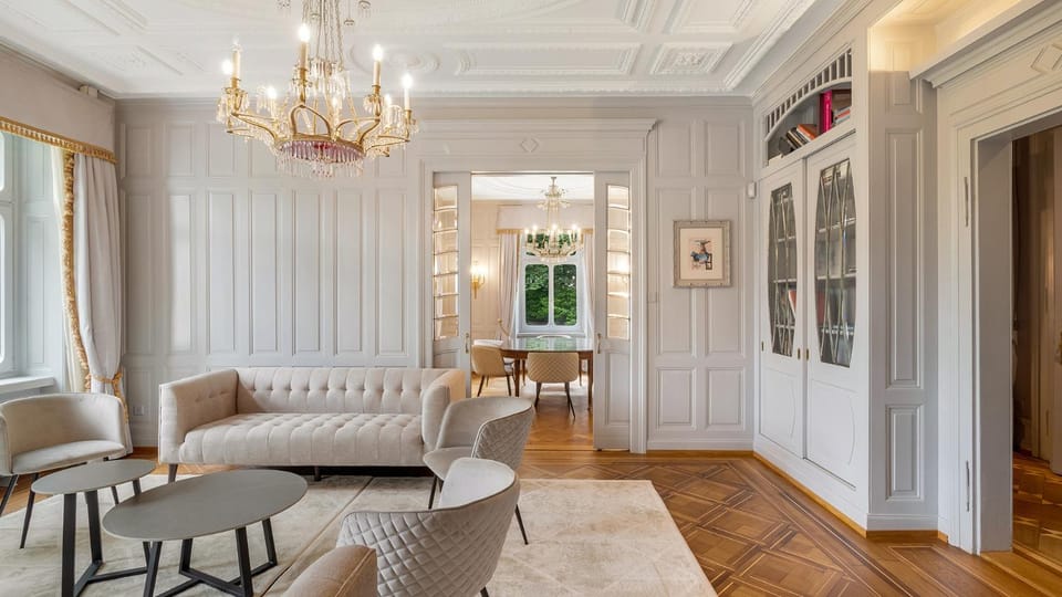 Living room, Seating area