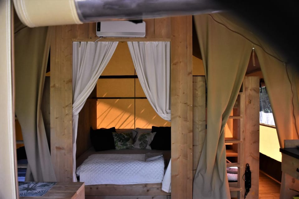 Analaya Campground/ 
RV Resort in Vias