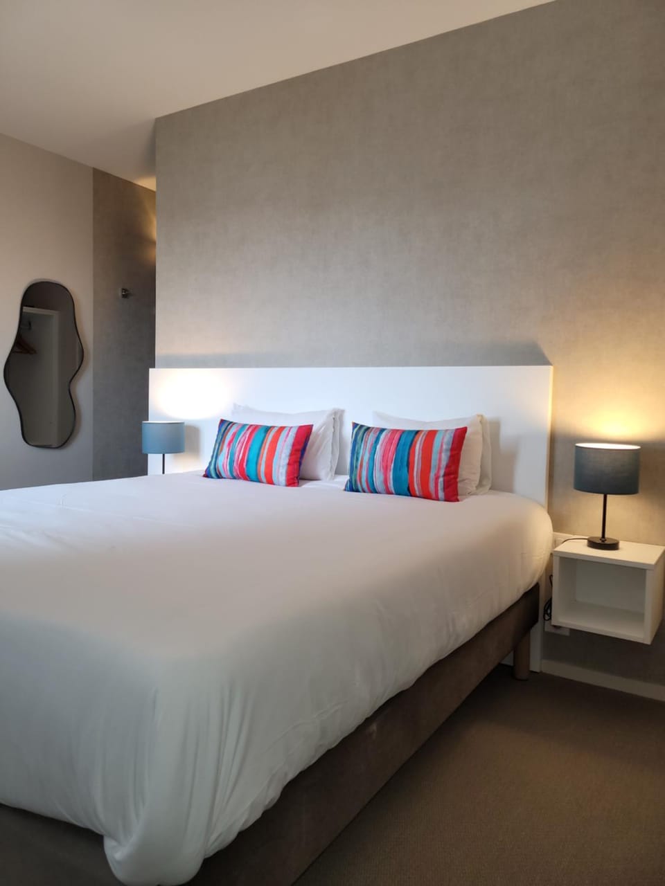 Toilet, Beach, Quiet street view, Bath