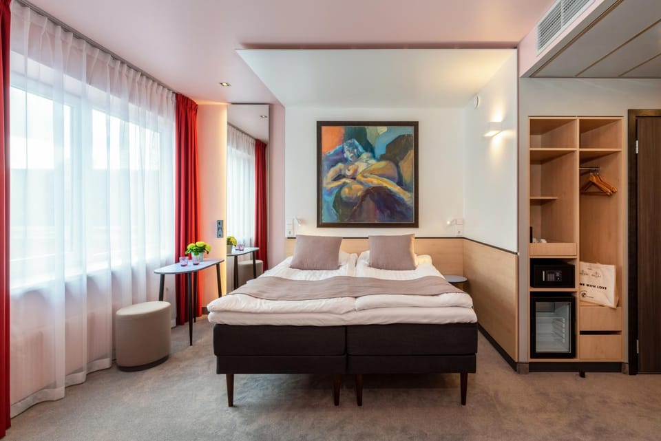 Bed, Photo of the whole room