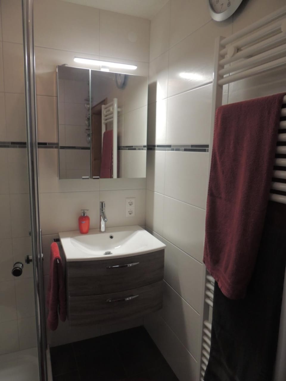 Bathroom, towels