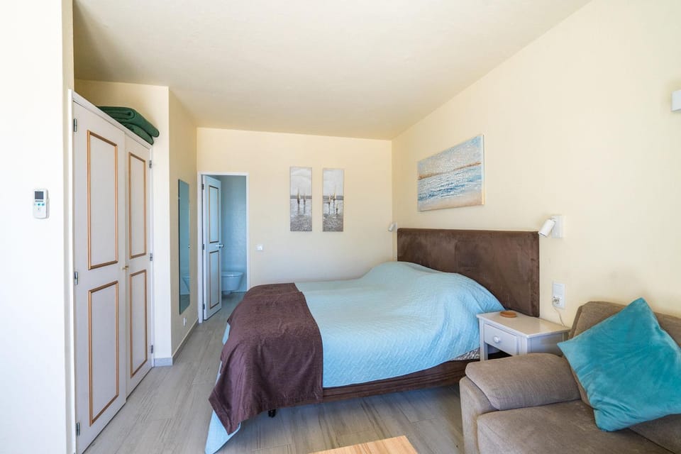 Bed, Bedroom, wardrobe