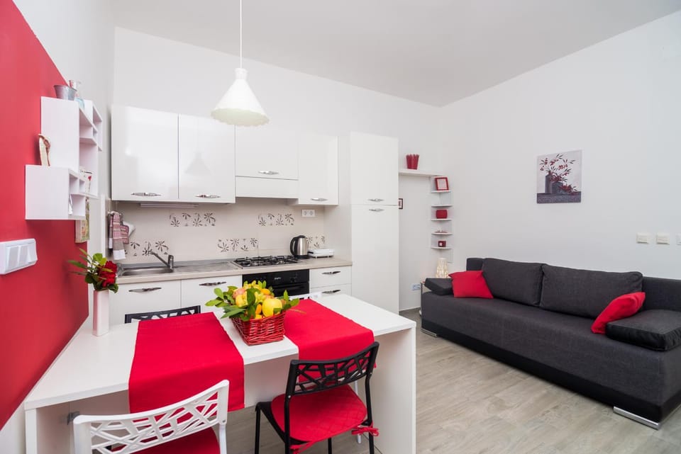 Kitchen or kitchenette, Living room, Dining area