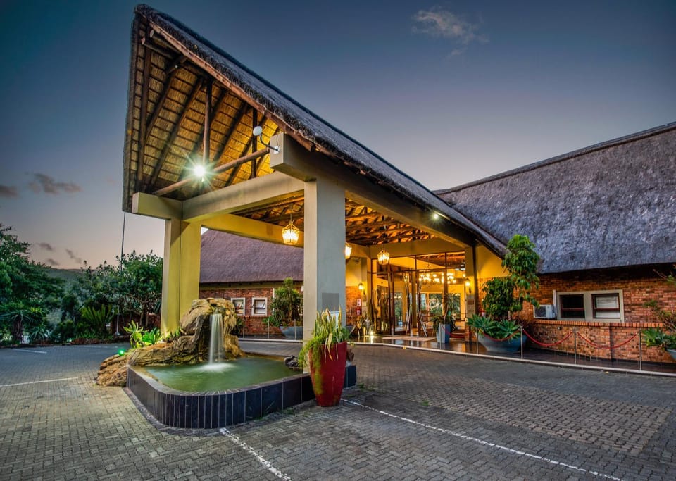 Property building, Facade/entrance, Night